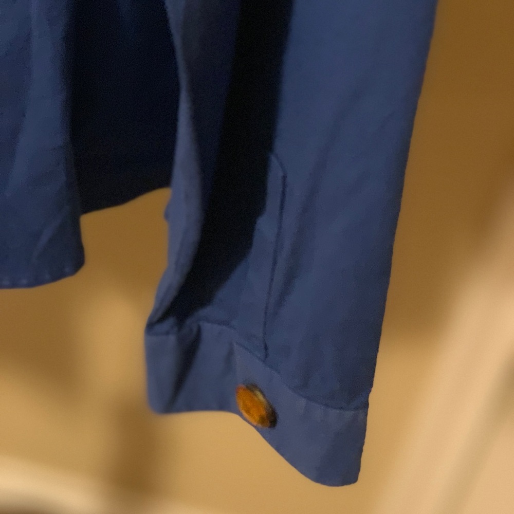 Ladies button down shirt 👕 - Picture 6 of 7